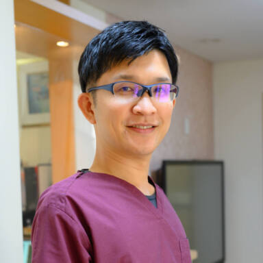 院長　岡本 進大